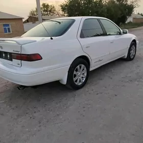 Toyota Camry 1999