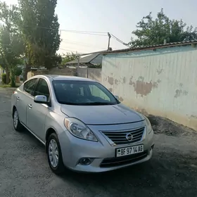 Nissan Versa 2012