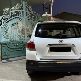 Toyota Highlander 2011