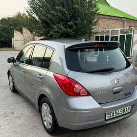 Nissan Versa 2010