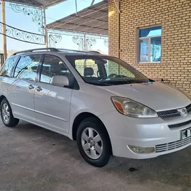 Toyota Sienna 2005