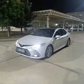 Toyota Camry 2018