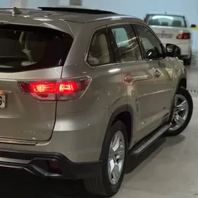 Toyota Highlander 2016