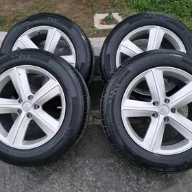 R18 TAYOTA  disga