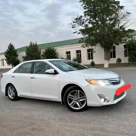 Toyota Camry 2014