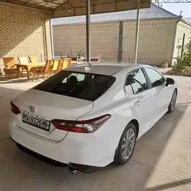 Toyota Camry 2021