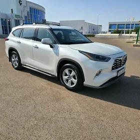 Toyota Highlander 2020