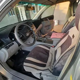 Toyota Highlander 2011