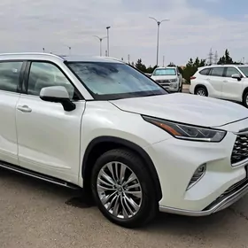 Toyota Highlander 2020