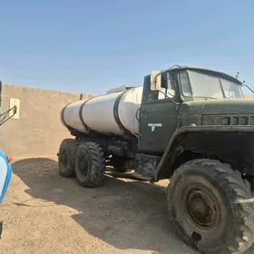 Ural 4320 1998