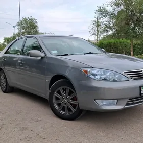 Toyota Camry 2004