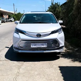 Toyota Sienna 2022