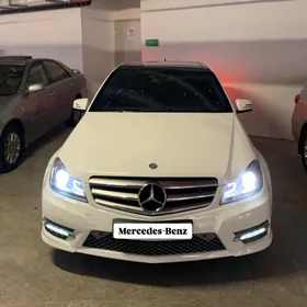 Mercedes-Benz C350 2014