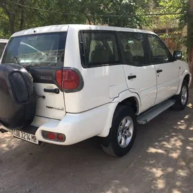 Nissan Terrano 2001