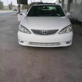Toyota Camry 2004