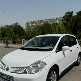 Nissan Tiida 2008