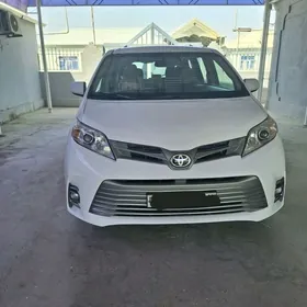 Toyota Sienna 2018