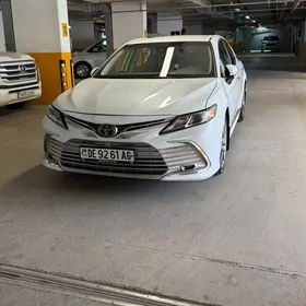Toyota Camry 2021