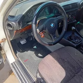 BMW 525 1990
