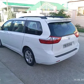 Toyota Sienna 2017