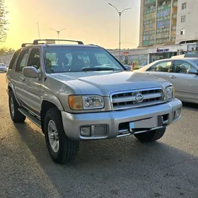 Nissan Pathfinder 2001