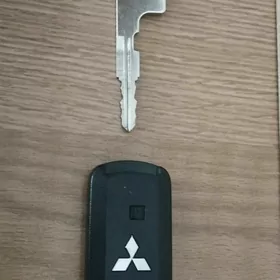 Mitsubishi  mantero 2021