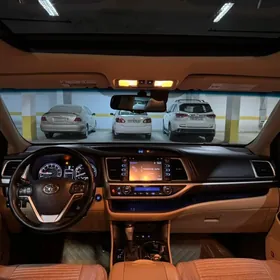 Toyota Highlander 2016