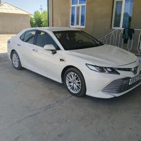 Toyota Camry 2020