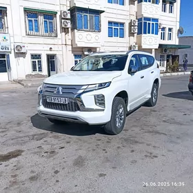 Mitsubishi Montero Sport 2024