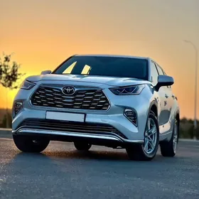 Toyota Highlander 2020