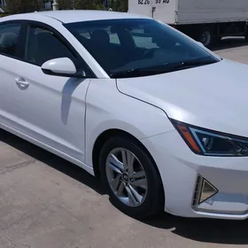 Hyundai Elantra 2019