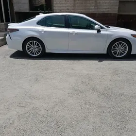 Toyota Camry 2022