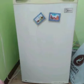 mini holodilnik