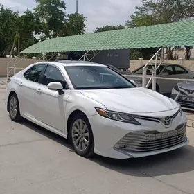 Toyota Camry 2018