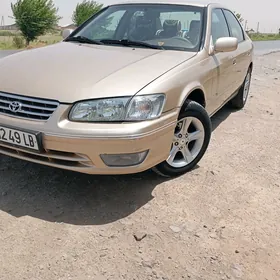Toyota Camry 1998