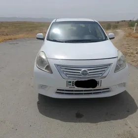 Nissan Versa 2012