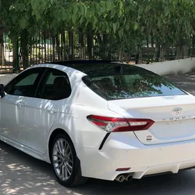 Toyota Camry 2018