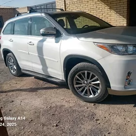 Toyota Highlander 2018
