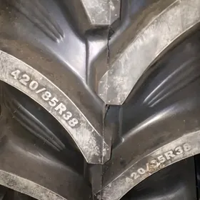 Traktor 420/85R38.11.5/80-15.3