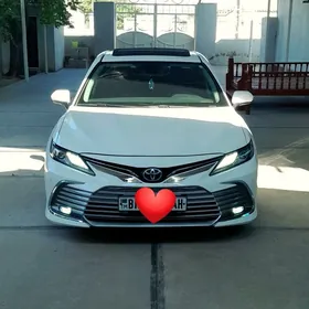 Toyota Camry 2020