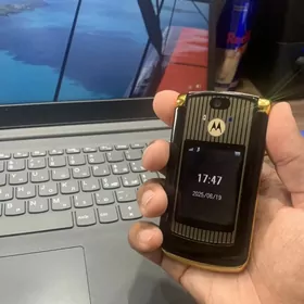MOTOROLA V8