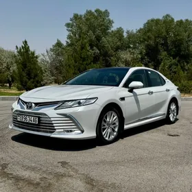 Toyota Camry 2021