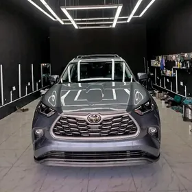 Toyota Highlander 2021