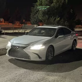 Lexus ES 350 2022