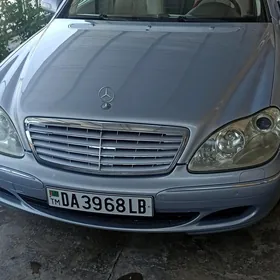 Mercedes-Benz C-Class 2005