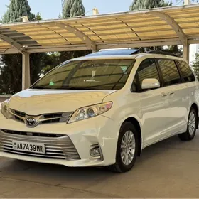 Toyota Sienna 2017
