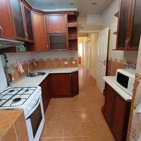 Кемине 4 ком 2 эт центр продам