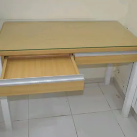 Стол