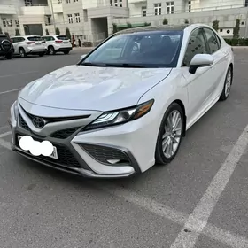Toyota Camry 2019