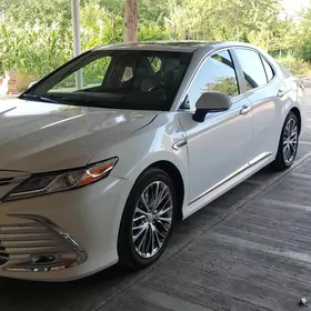 Toyota Camry Hybrid 2022